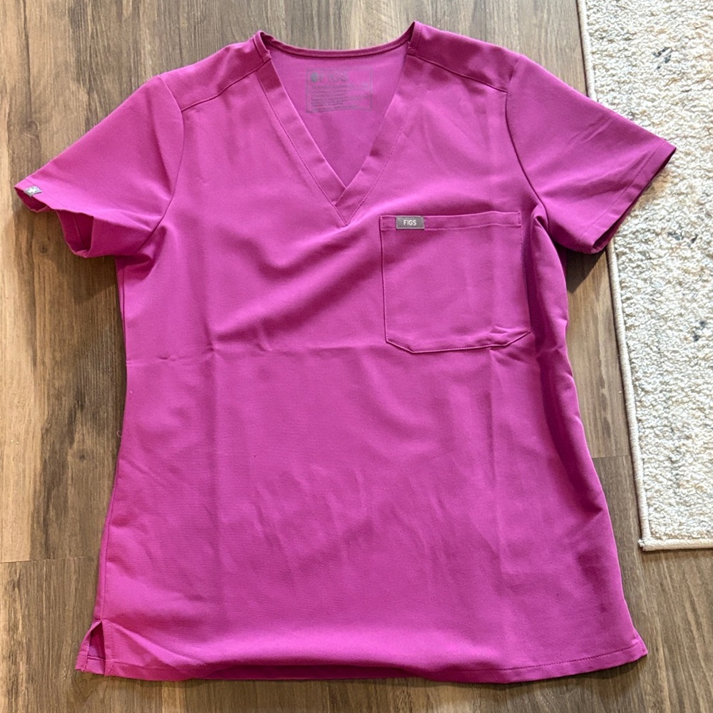 Figs Catarina Scrub Top in Bright Fuschia